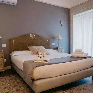 La Casa Di Alma Luxury 2*, Katania Włochy