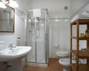 https://villa-ferraia.it-tuscanyhotel.com