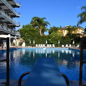 https://art-hotel-capomulini.sicilyhotelsitaly.net