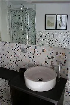 ゲストハウス Nene-Il Vicolo Apartments And Rooms ベッラージョ